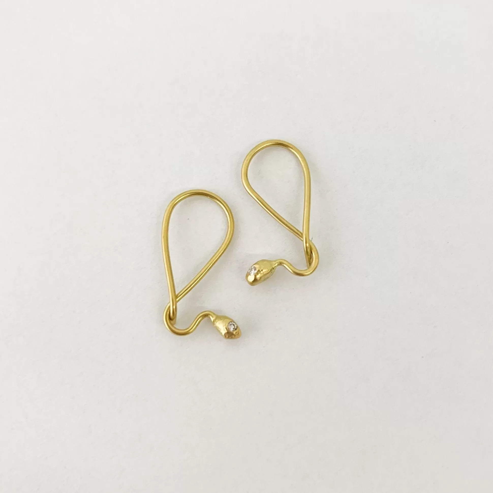 New 'Hebi' Twisted Earrings With Diamond Jewelry