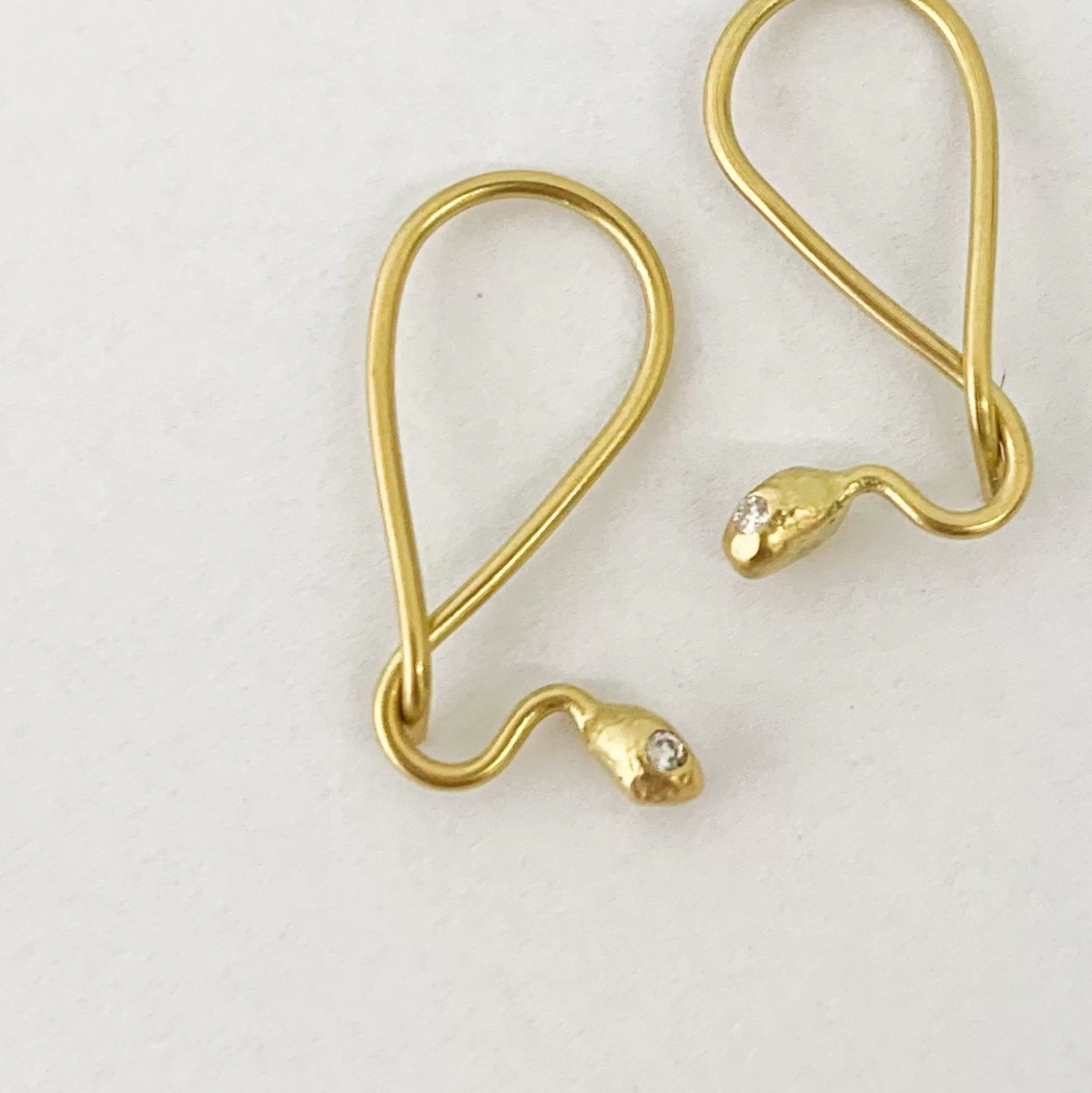 New 'Hebi' Twisted Earrings With Diamond Jewelry