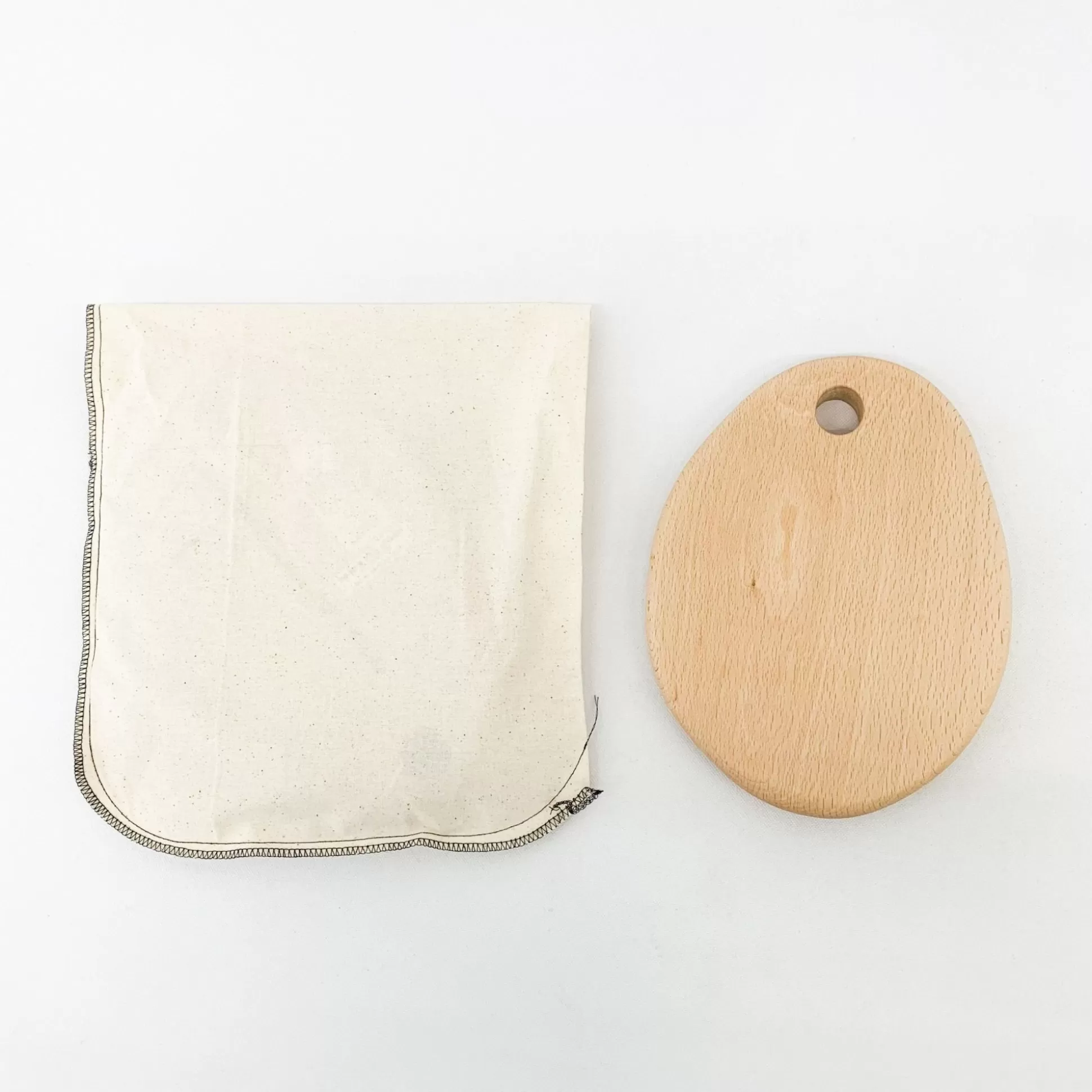 New Etoetoteato Egg Cutting Board - Medium Serving