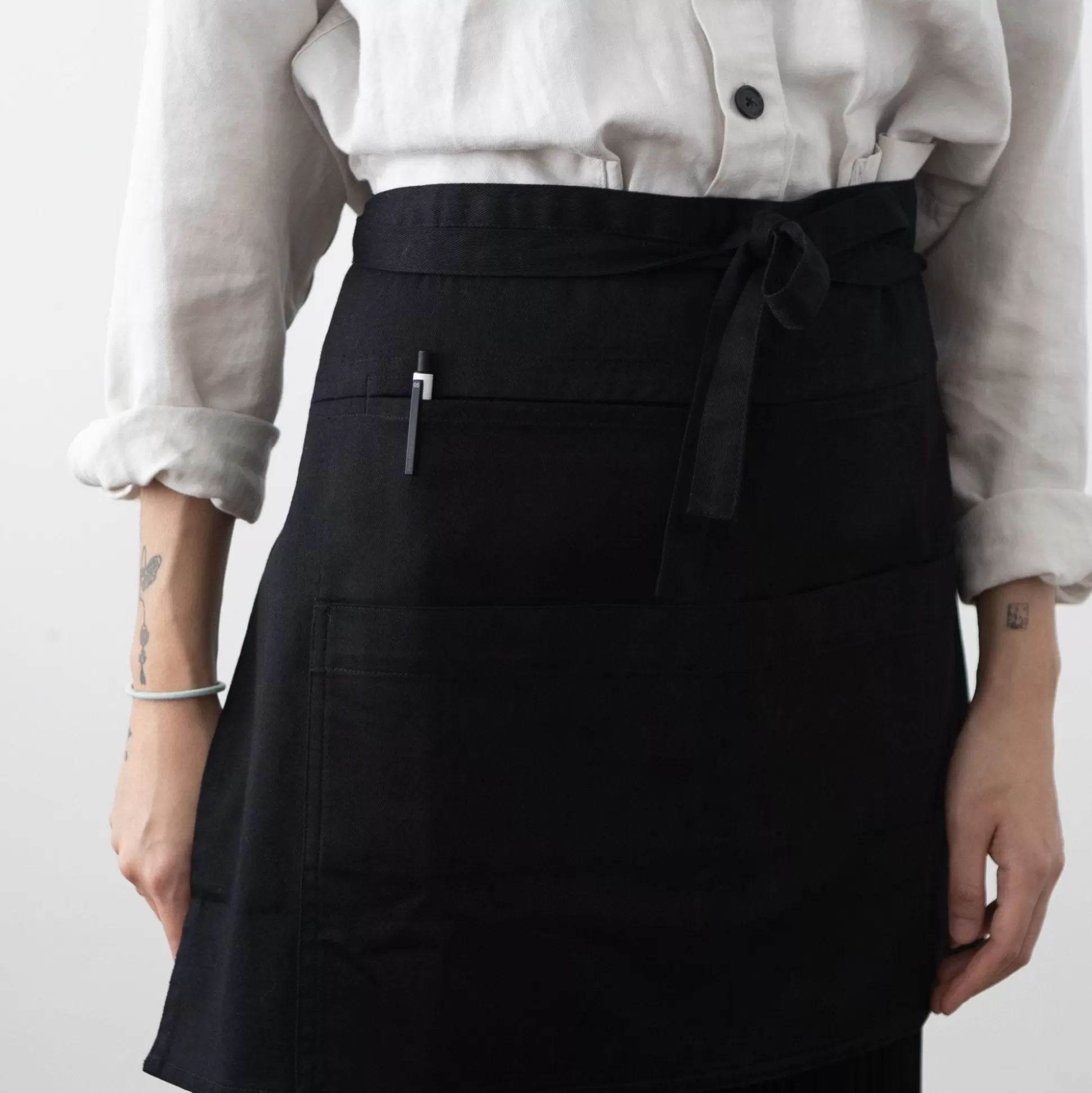 Fashion Hakui Short Waist Apron - Black Cooking